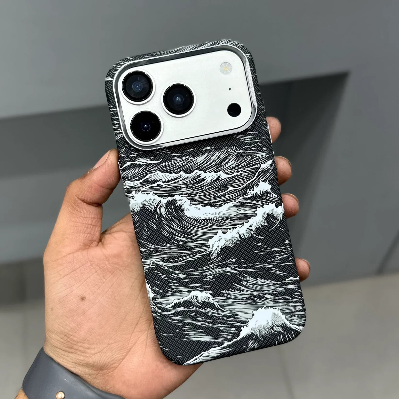 Ocean Wave Carbon Case